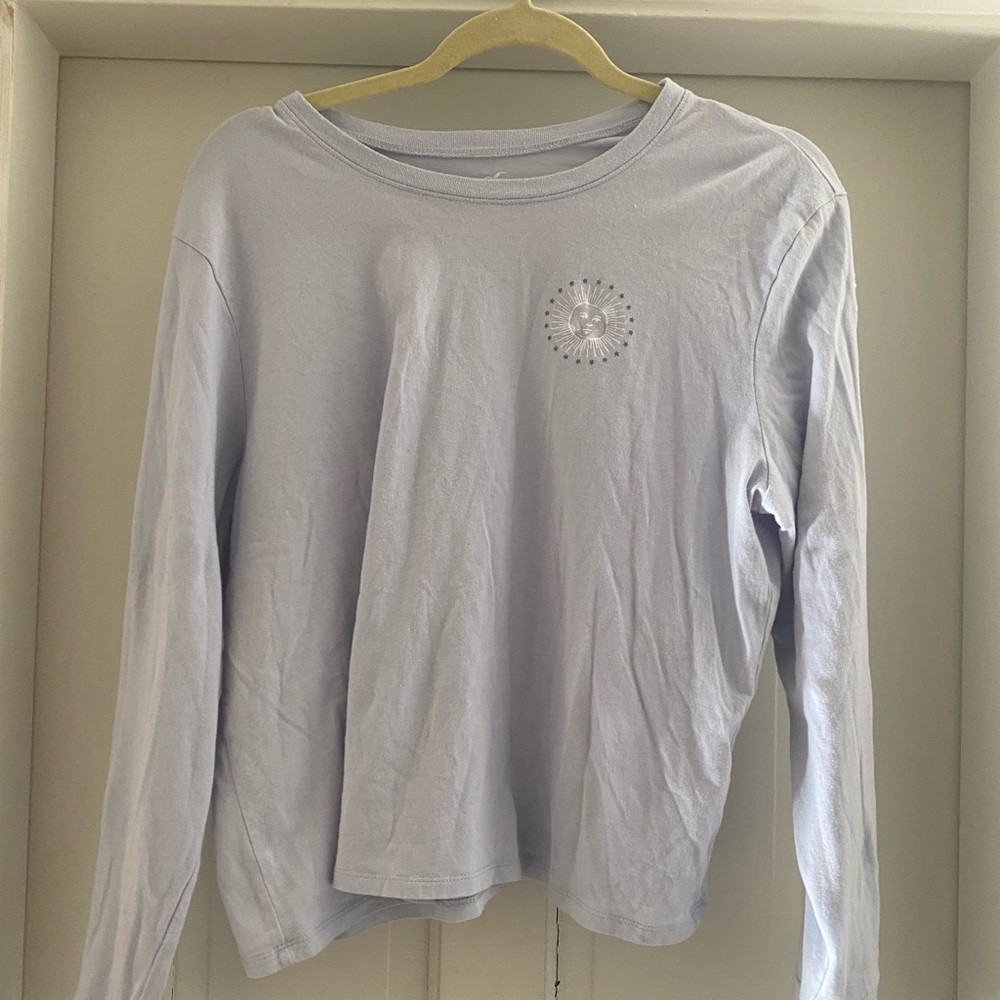 Hollister long sleeve shirt. Worn once.
